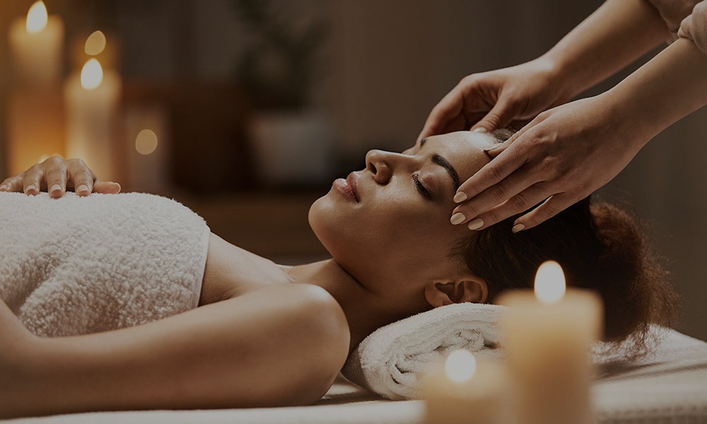 Experience Luxury Wellness <br>at Alponsine Saloon & Spa